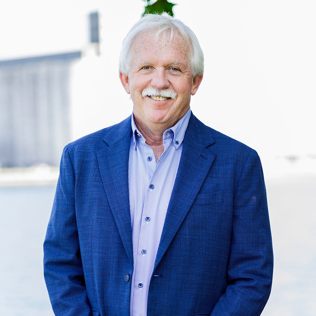 Profile photo of agent Ian Hawkins