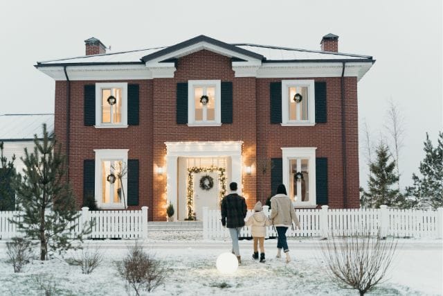 How to Maximize Curb Appeal During the Winter Months